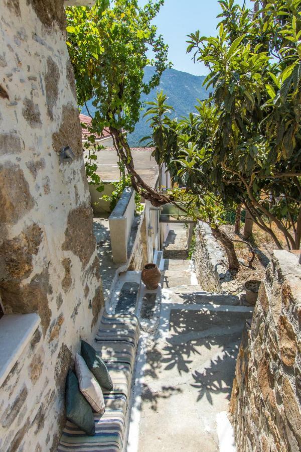 Stairs Homes & Suites Kamaria  Exterior foto
